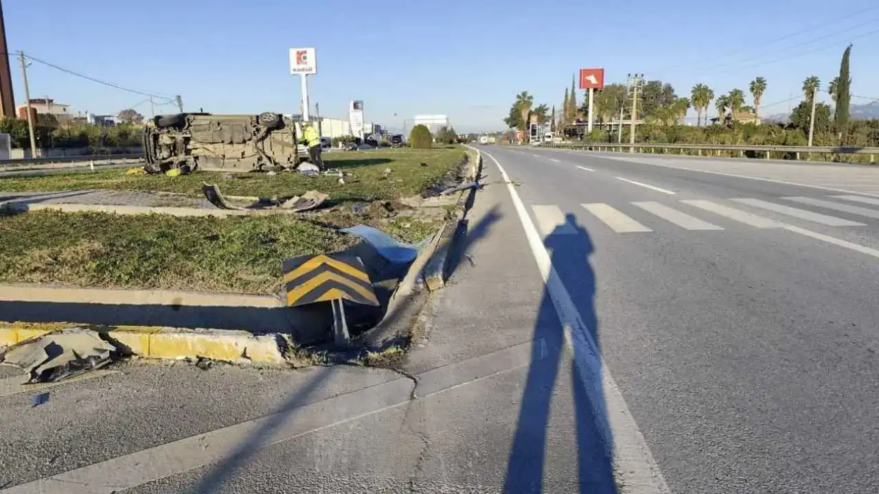 Manavgat’ta Kırmızı Işık İhlali Kazayla Sonuçlandı! 5 Yaralı 2